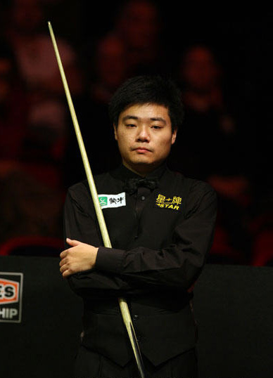 2分07秒41触壁揽金辉！“蛙王”覃海洋200米蛙边