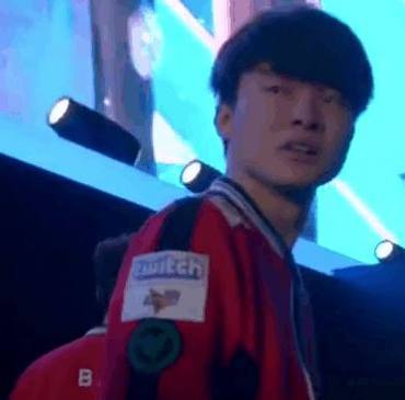 众聚焦于他 众聚焦于他