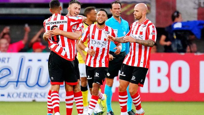 桑切斯头球 桑切斯头球