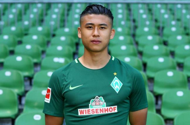 加维受伤349 天后出来热身，巴萨球迷高呼他的名字