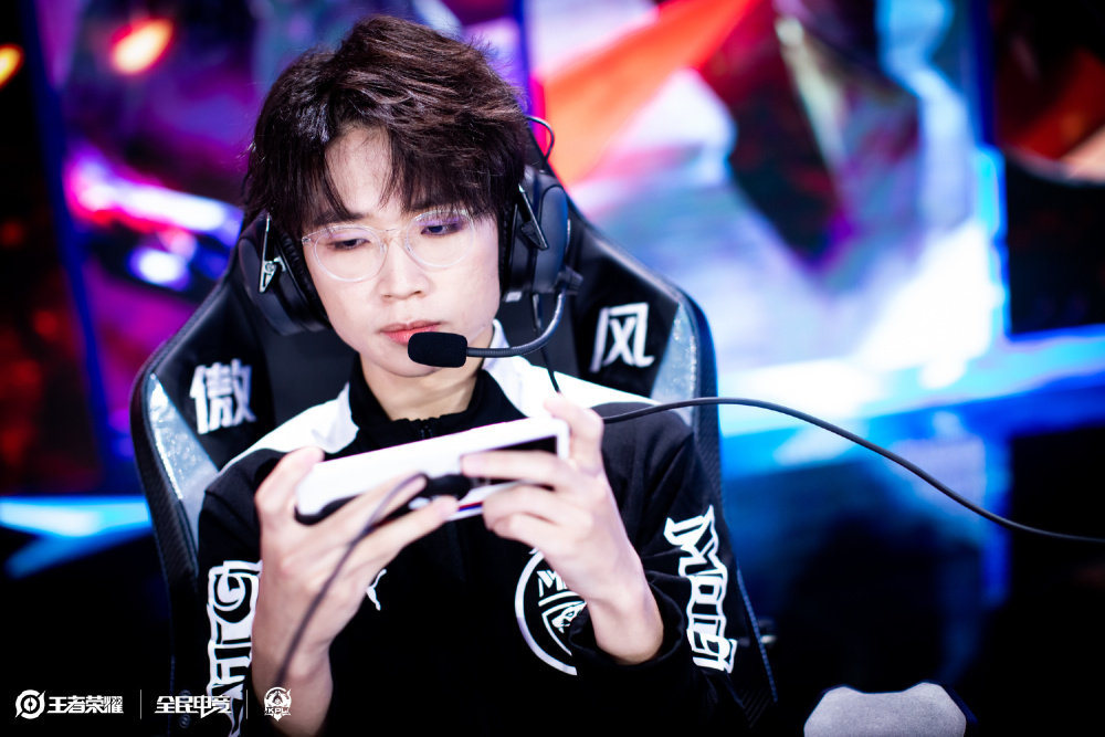 斯的年轻球 斯的年轻球