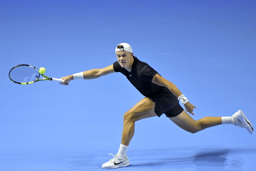 前03一代谁赚得最多？詹姆斯5.8亿，波什2.4亿，看到韦德我服了