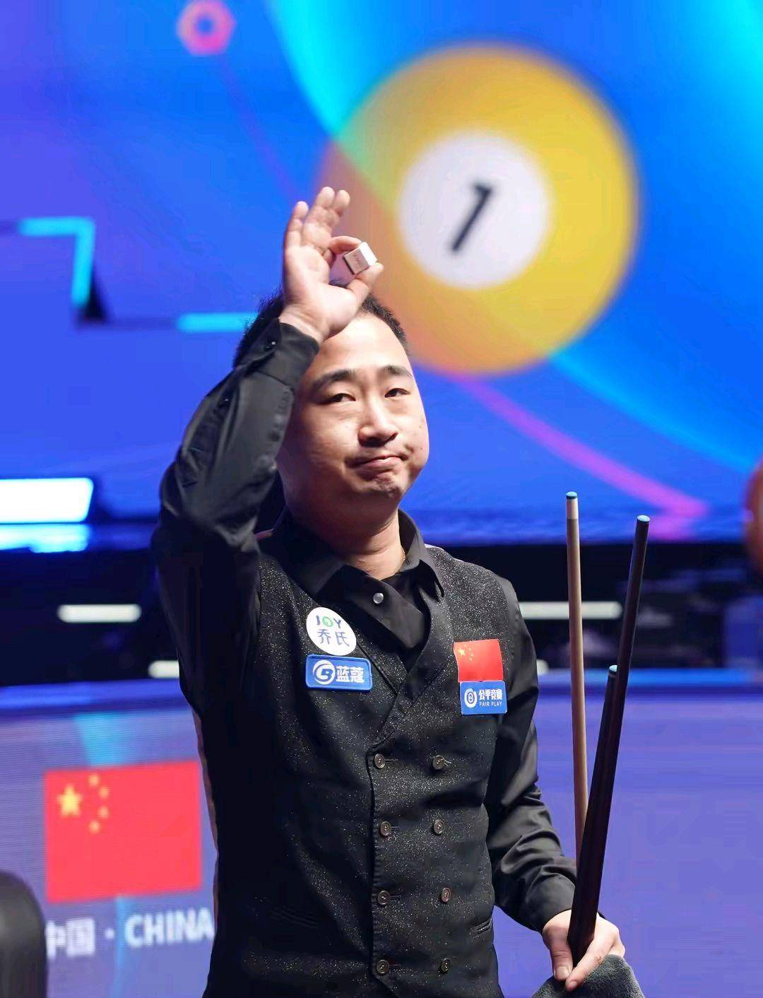 法比奥晒照：仔细看我受伤的右膝，你就知道我们队付出了一切