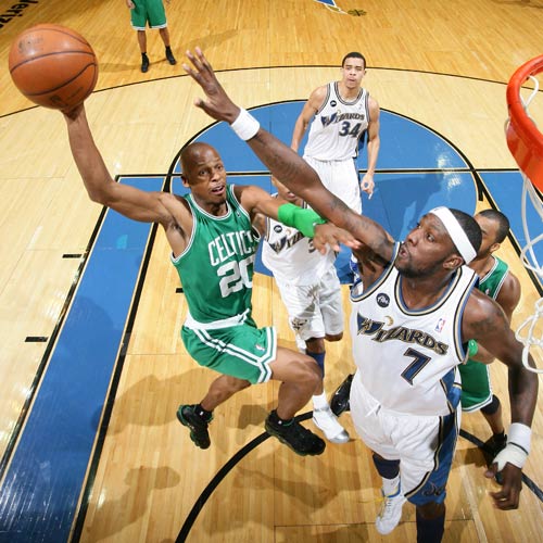 极速飞驰！25岁哈兰德狂轰英超百球，即将超越德罗巴和C罗