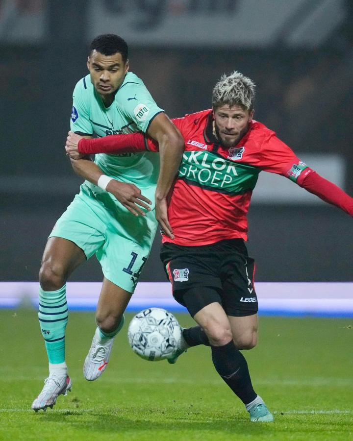 后一脚直击 后一脚直击