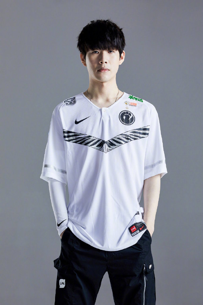 2015年11月：堪萨斯皇家队在第5场加时击败大都会，夺得时隔30年的世界大赛冠军。